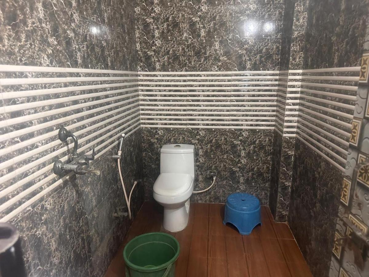 Yamnotri Dham Hotel Vrindāvan Buitenkant foto