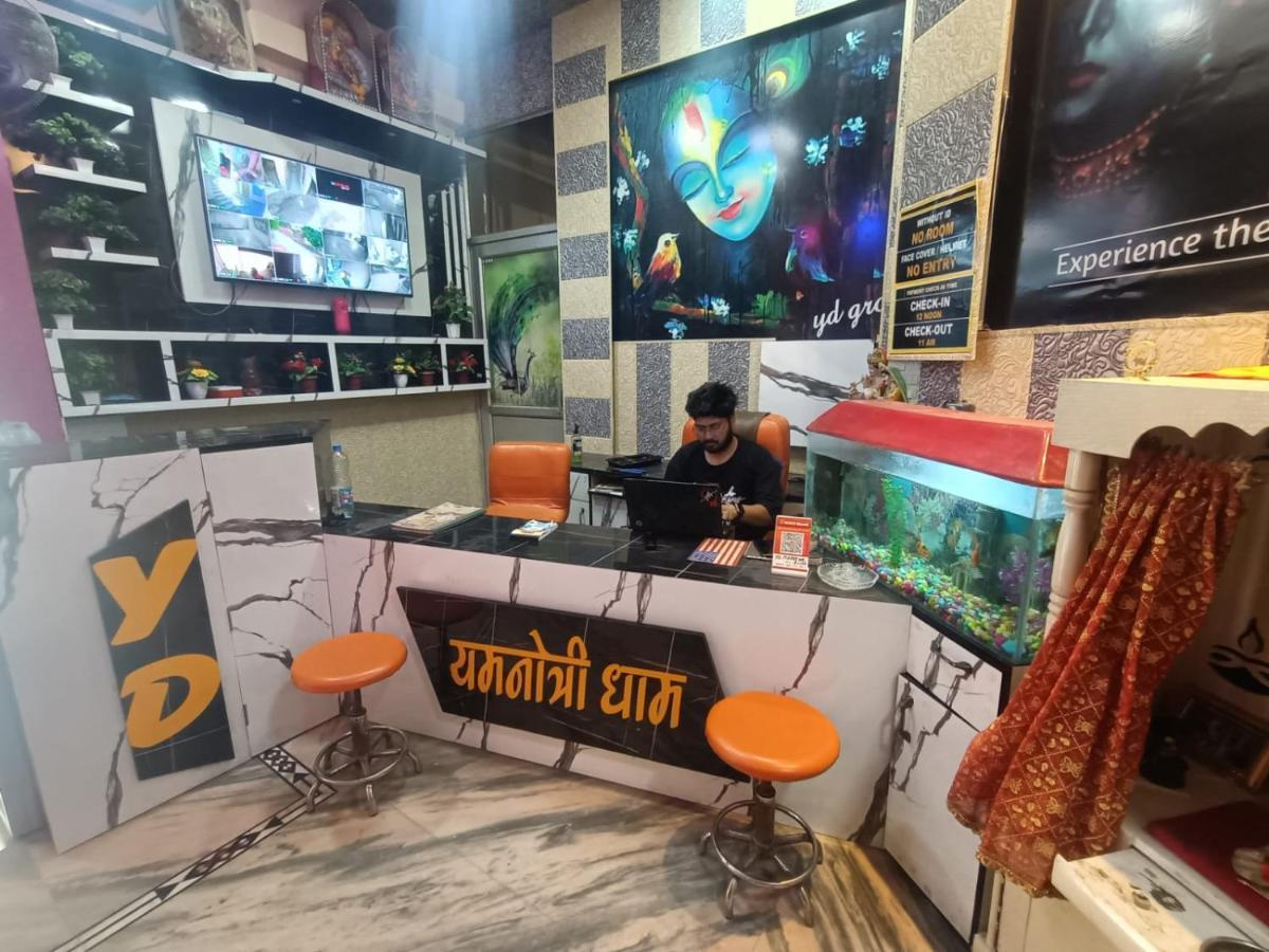 Yamnotri Dham Hotel Vrindāvan Buitenkant foto