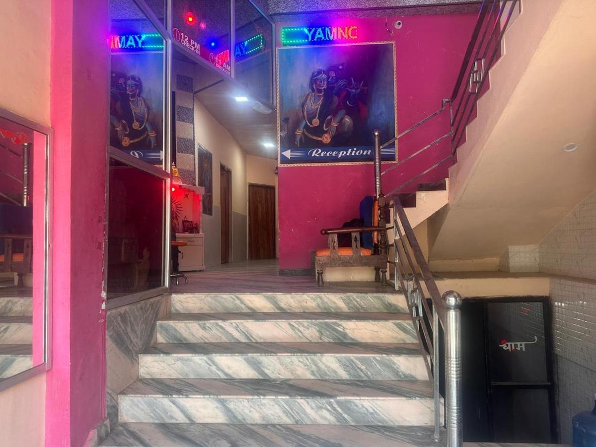 Yamnotri Dham Hotel Vrindāvan Buitenkant foto